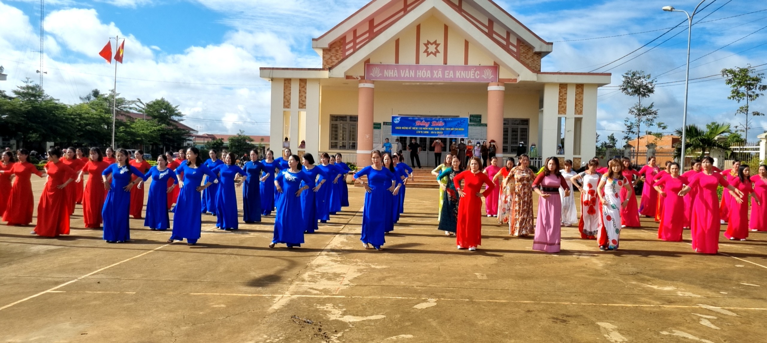 Phụ Nữ